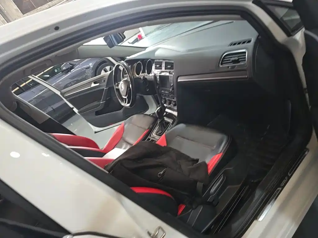 Volkswagen Golf — миниатюра 25