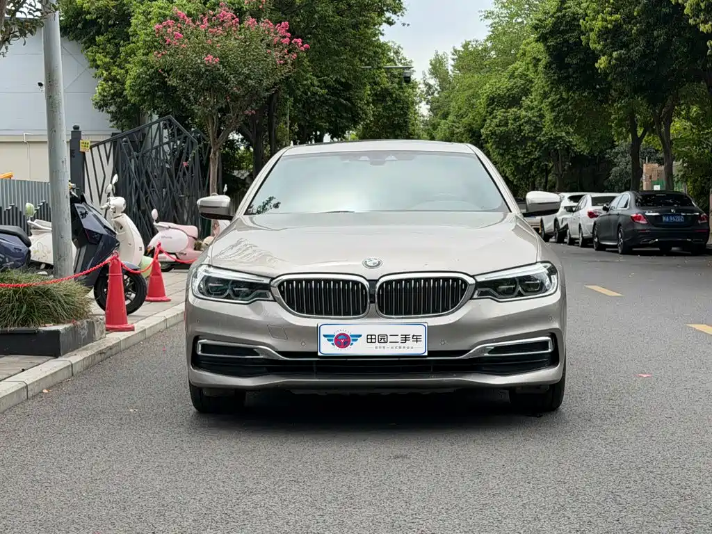 BMW 5 Series New Energy — миниатюра 2