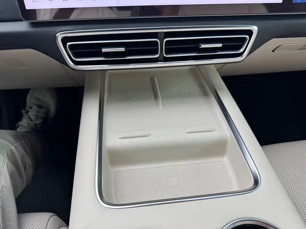 Li Auto Li L8 — миниатюра 21