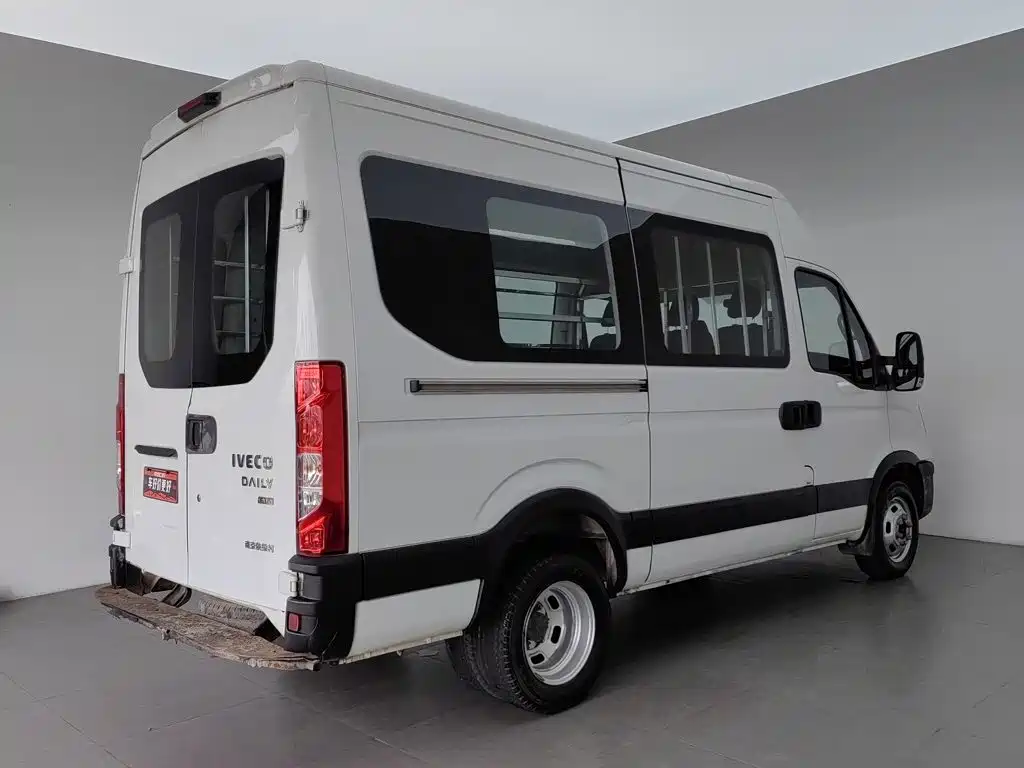IVECO Ousheng — миниатюра 2