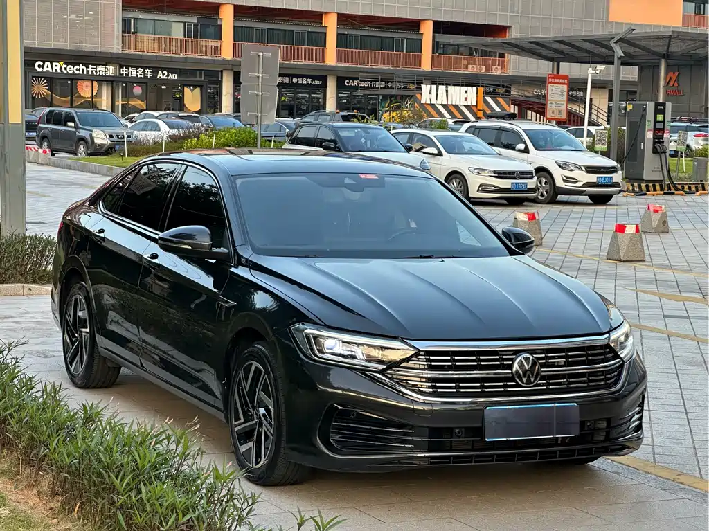 Volkswagen Sagitar — миниатюра 3