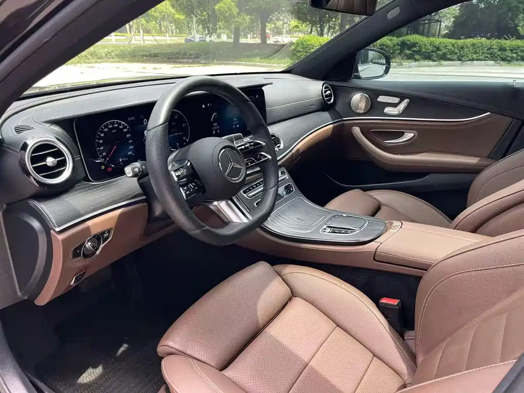 Mercedes-Benz E-Class — миниатюра 4