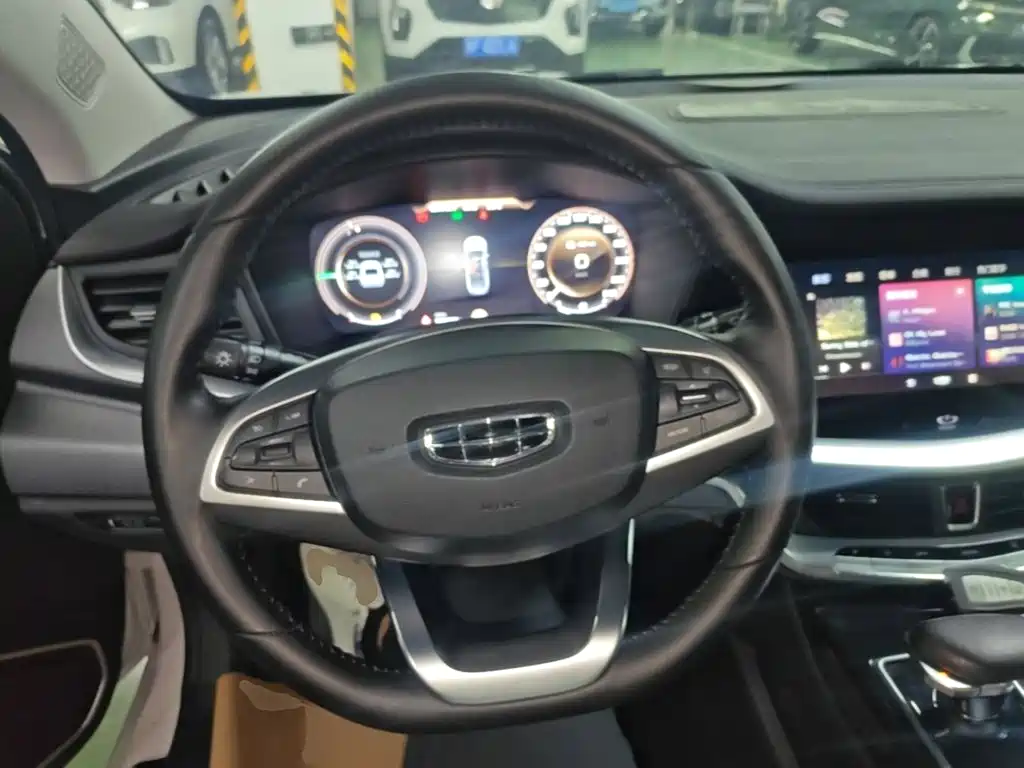 Geely Borui Hybrid — миниатюра 11