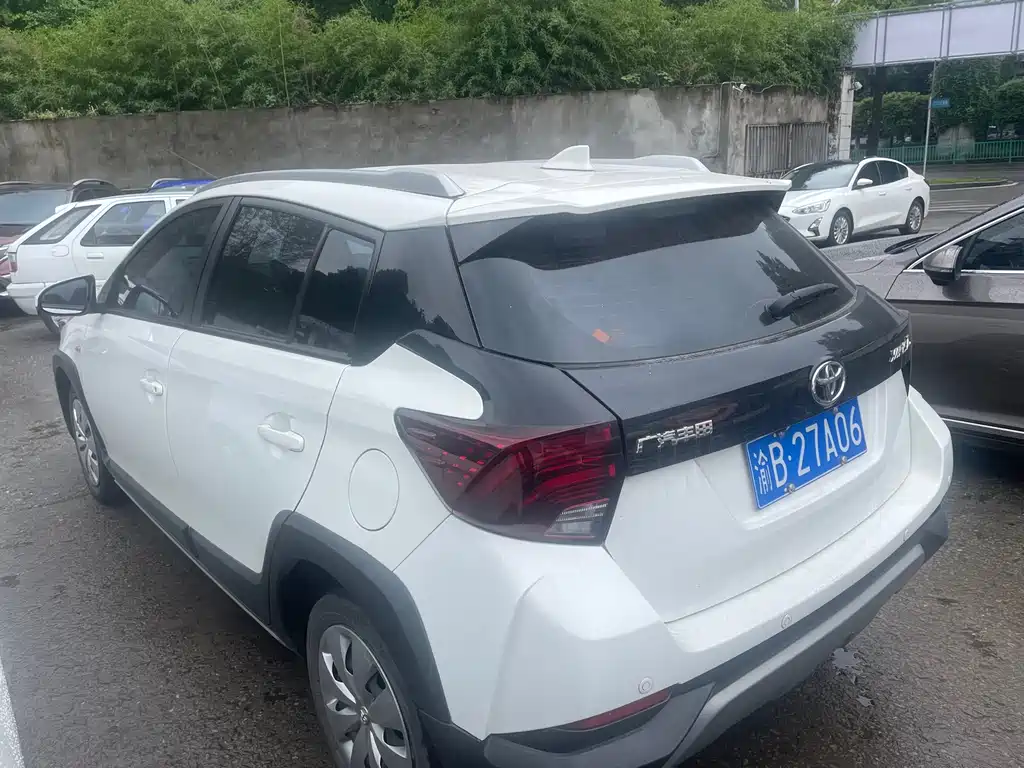 Toyota Yaris L — миниатюра 4