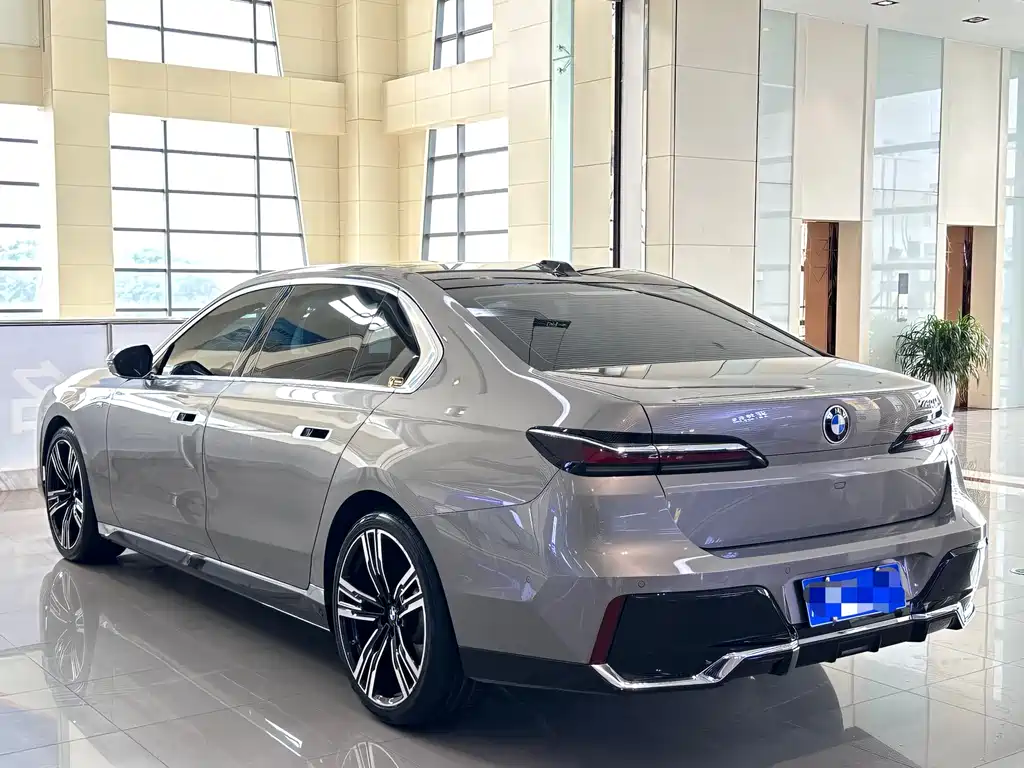 BMW 7 Series 7 2023 740Li Lead M Sport