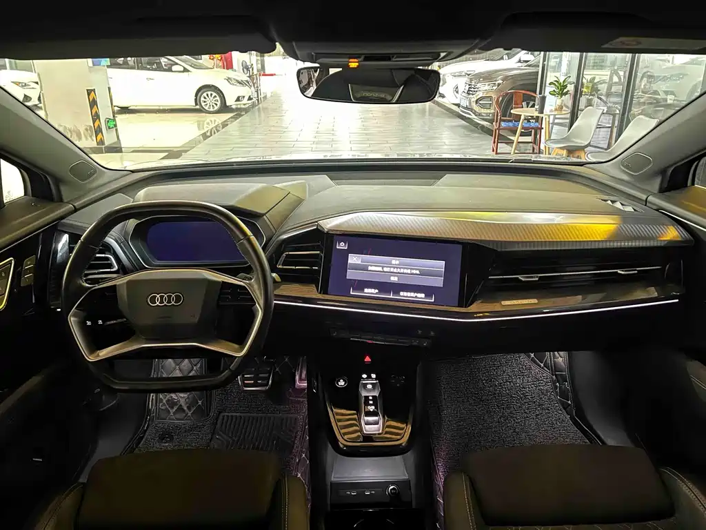 Audi Q4 e-tron — миниатюра 4