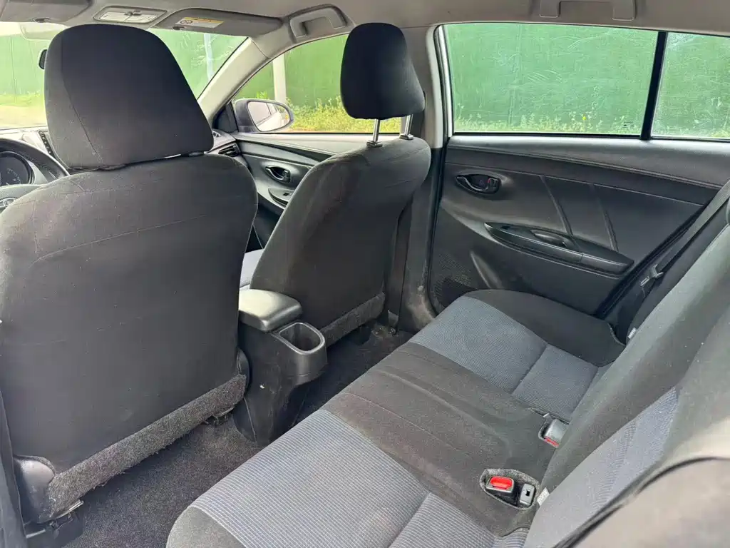 Toyota Yaris L — миниатюра 10