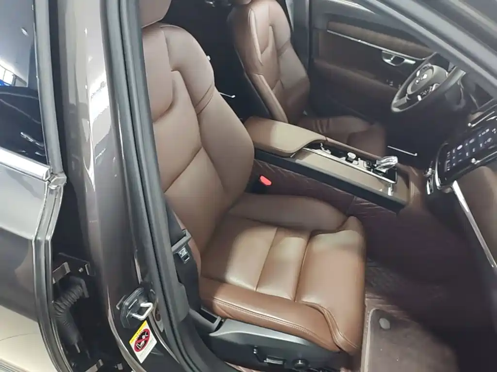 Volvo S90 — миниатюра 25
