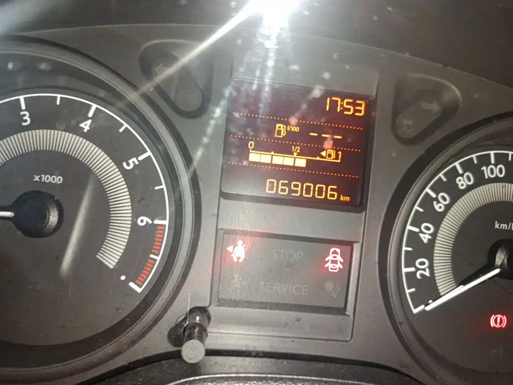 Peugeot 301 2014 1.6L MT Comfort