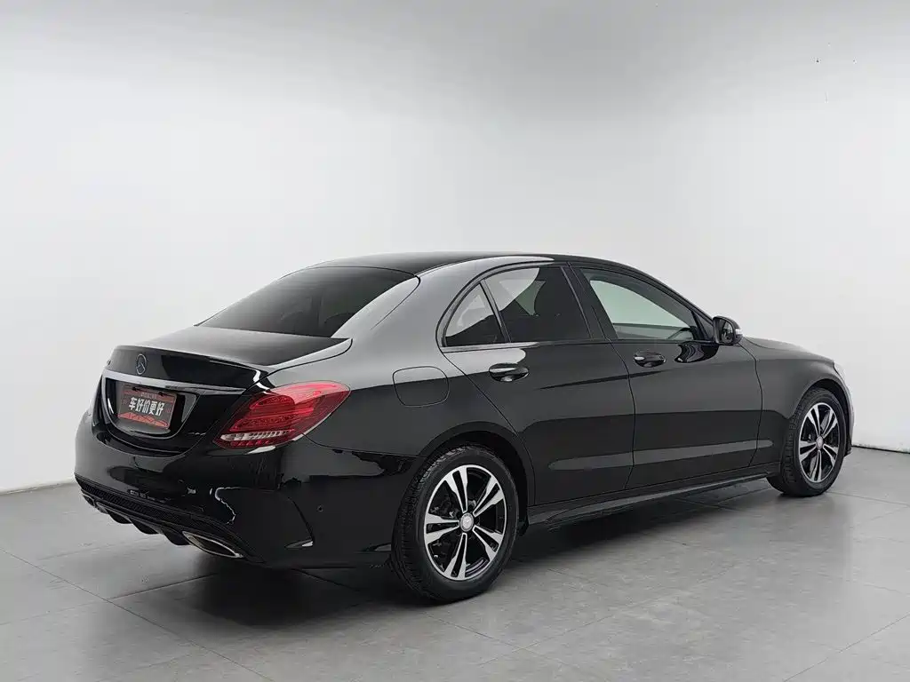 Mercedes-Benz C-Class — миниатюра 2