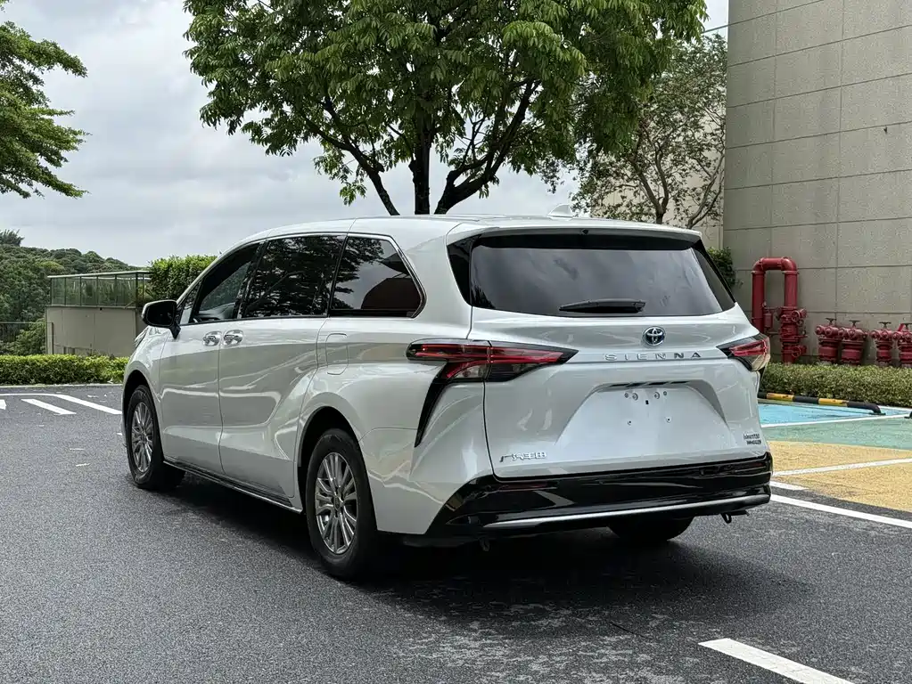 Toyota Sienna 2021 2.5L Luxury