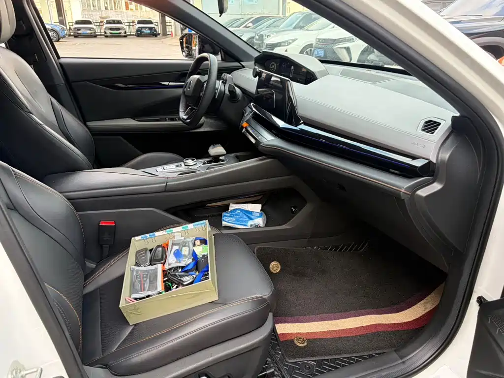 Changan UNI-V 2022 1.5T Luxury