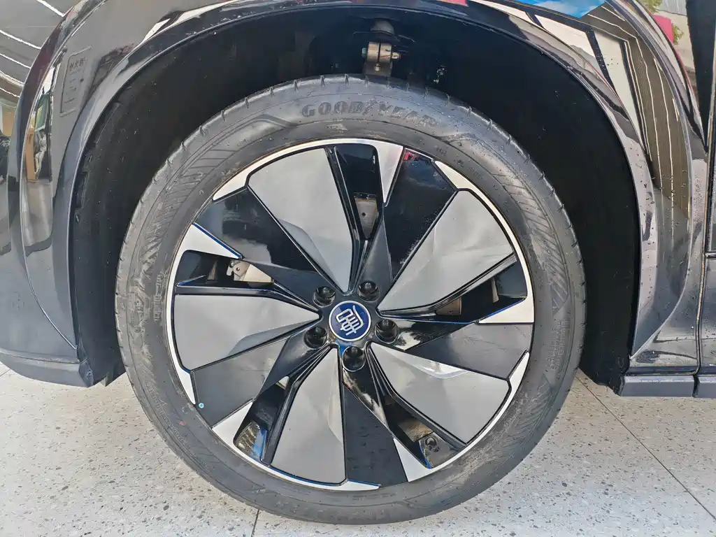 BYD Tang L — миниатюра 12