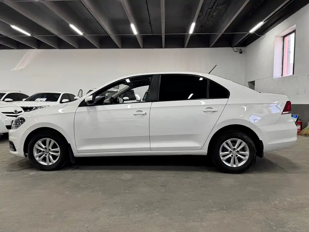 Volkswagen Santana — миниатюра 4