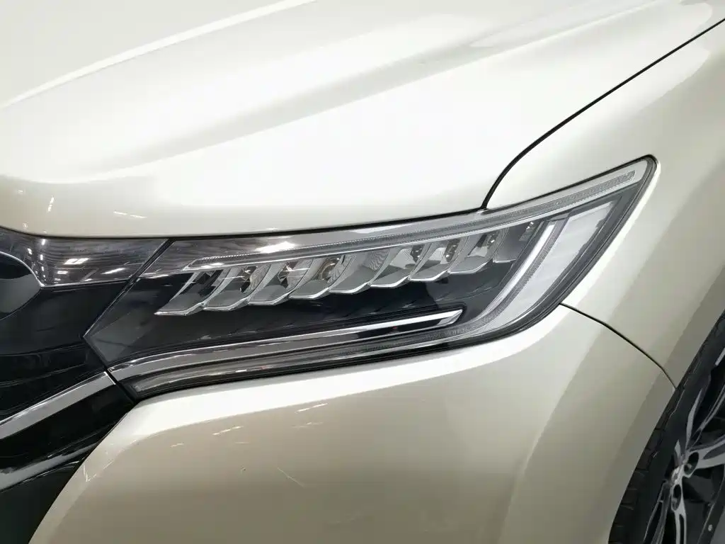 Honda UR-V — миниатюра 7