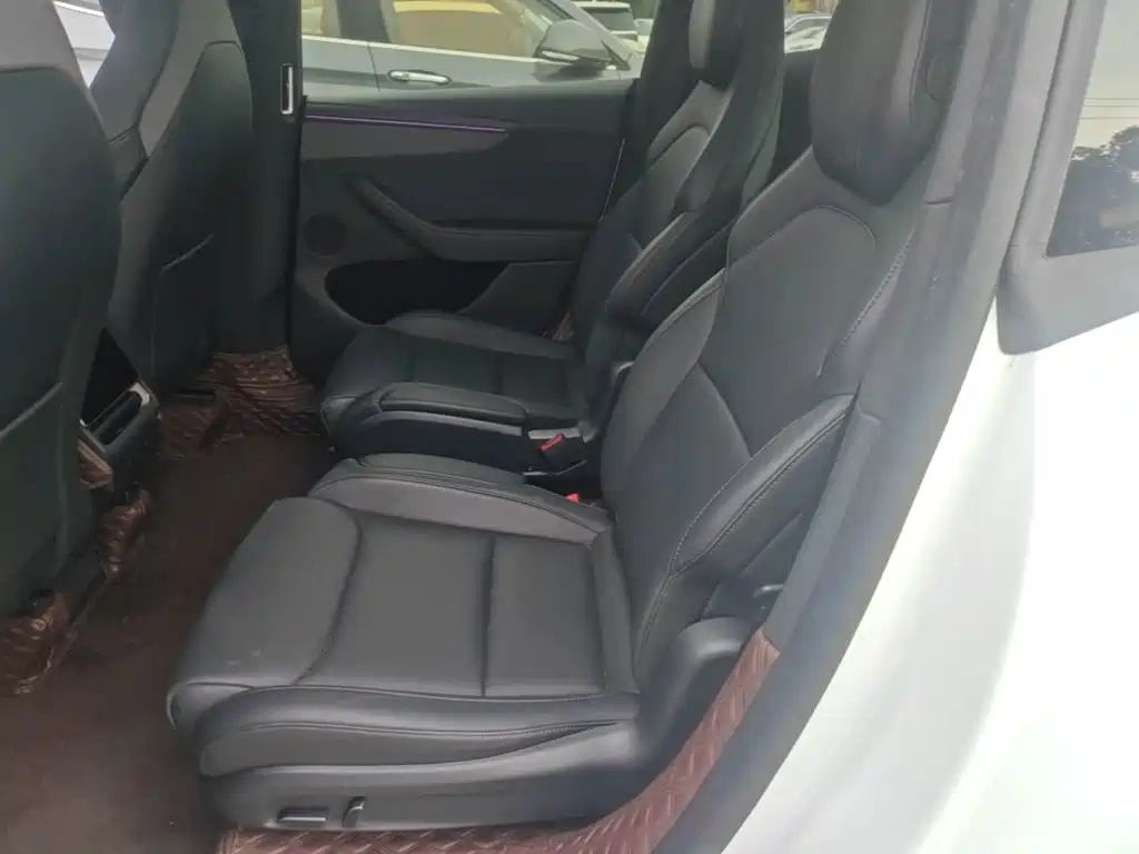 Tesla Model Y L — миниатюра 17