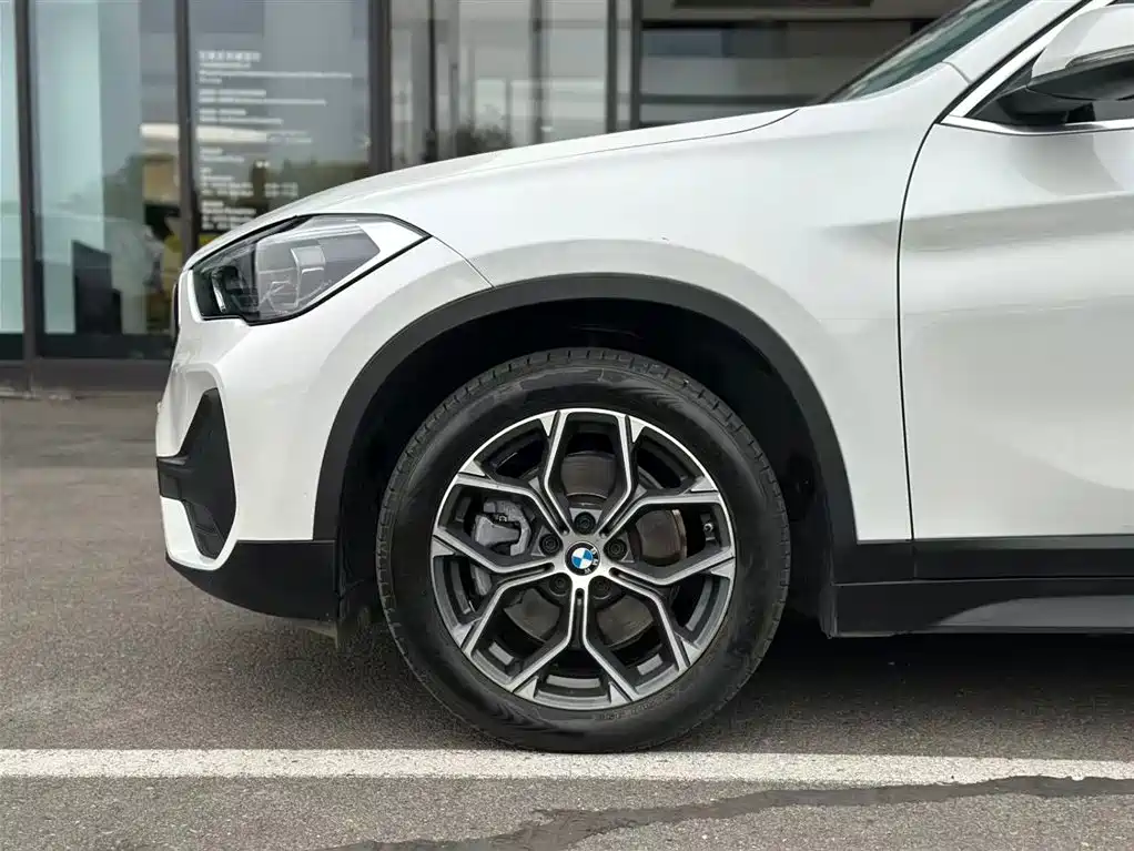 BMW X1 2022 sDrive25Li Lead