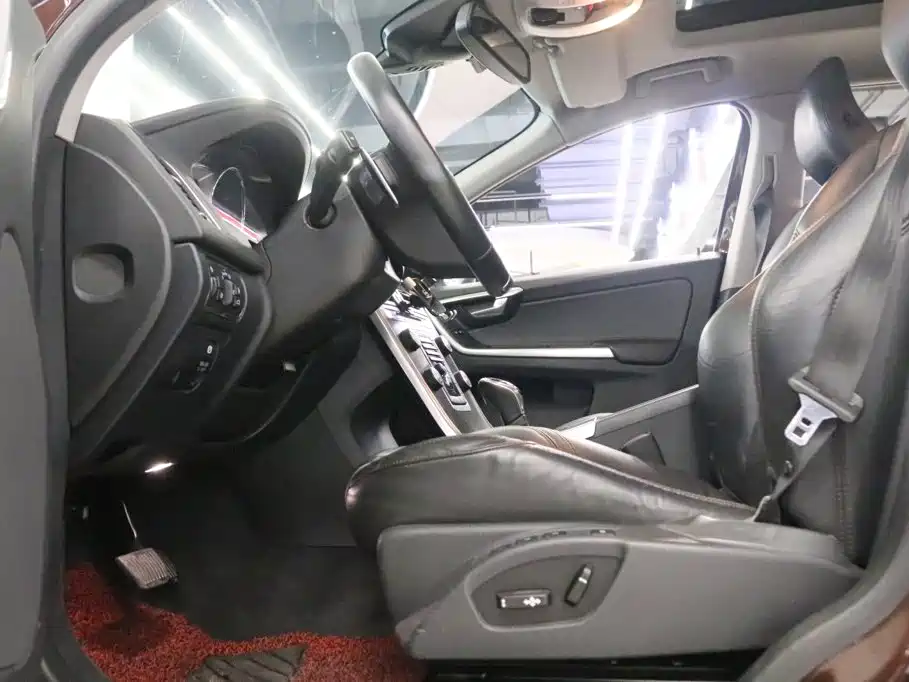 Volvo XC60 (Import) — миниатюра 13