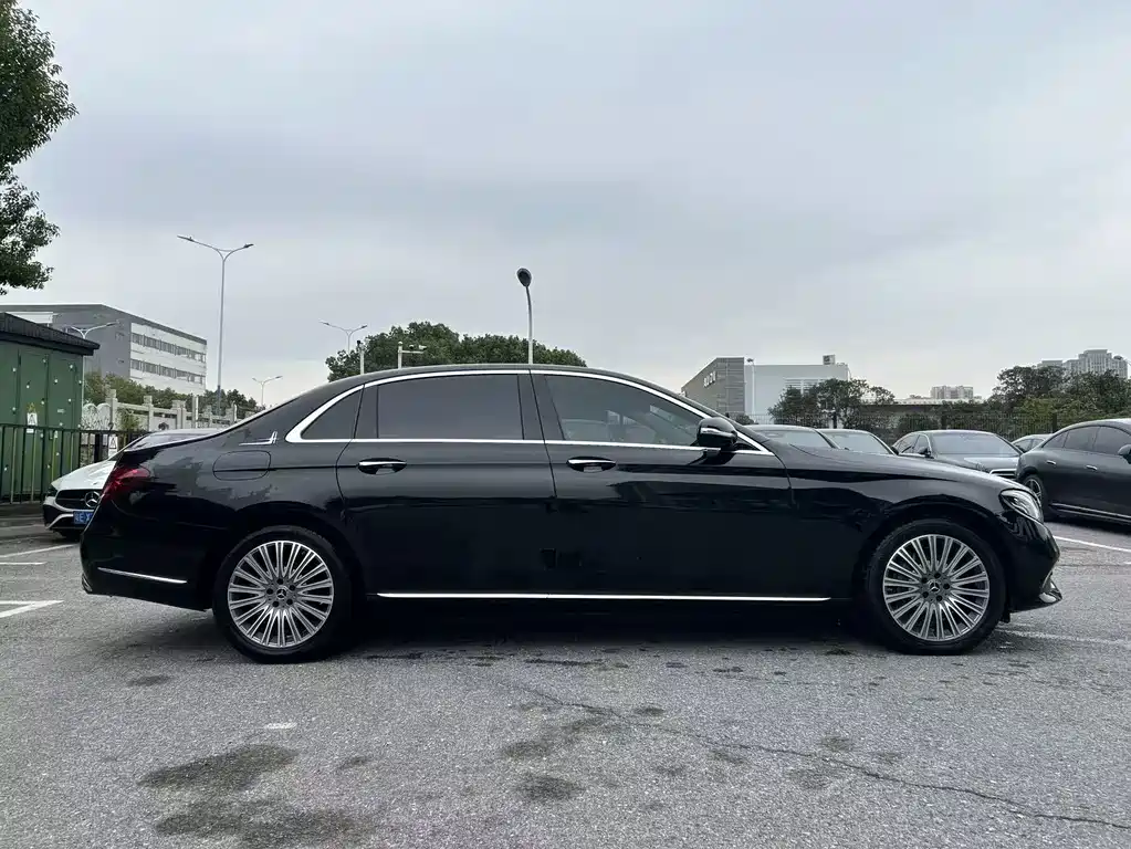 Mercedes-Benz E-Class — миниатюра 4