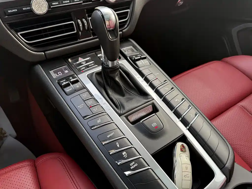 Porsche Macan — миниатюра 17