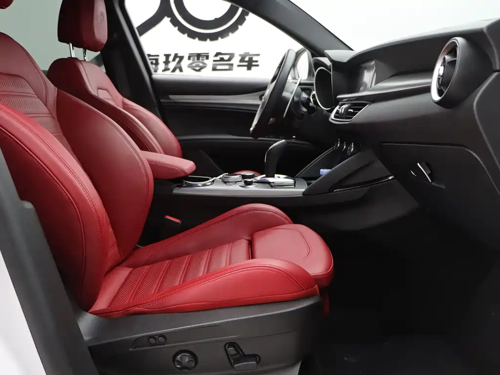 Alfa Romeo Stelvio — миниатюра 9