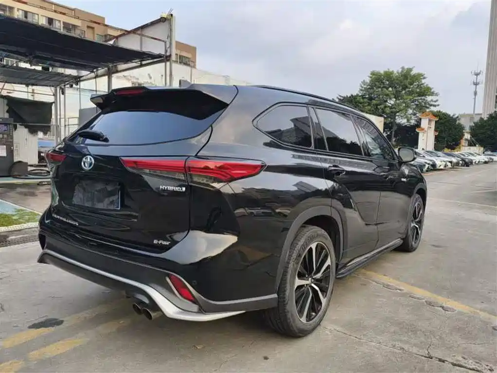 Toyota Crown Kluger — миниатюра 9