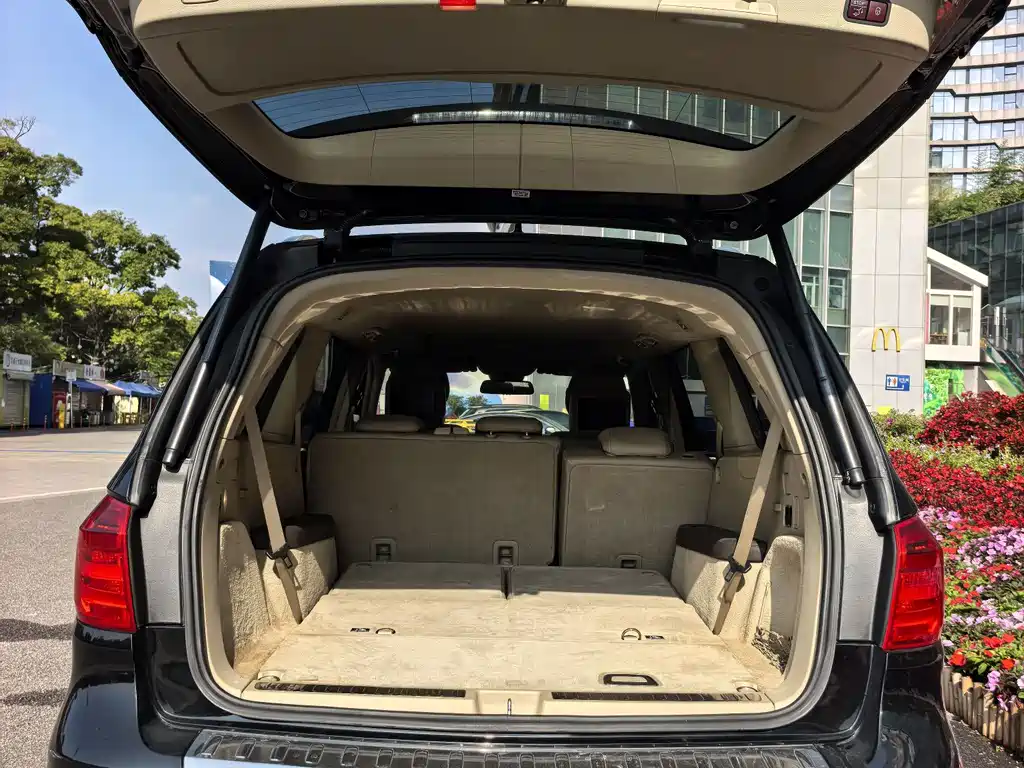 Mercedes-Benz GL-Class — миниатюра 11