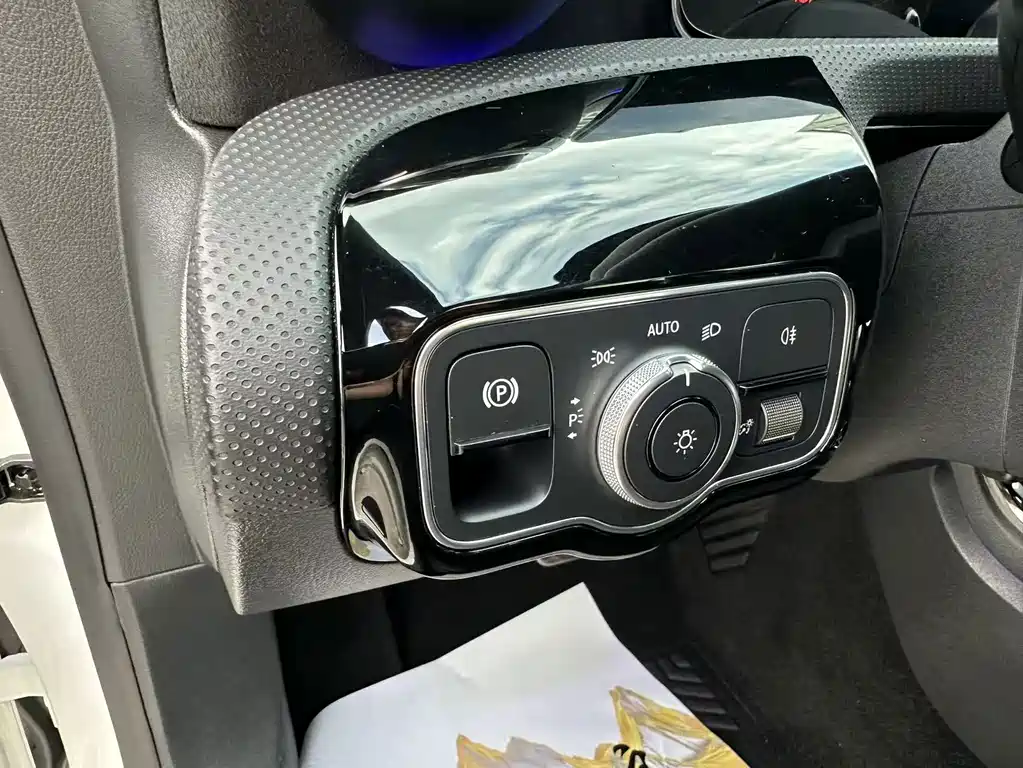 Mercedes-Benz CLA (Import) — миниатюра 23