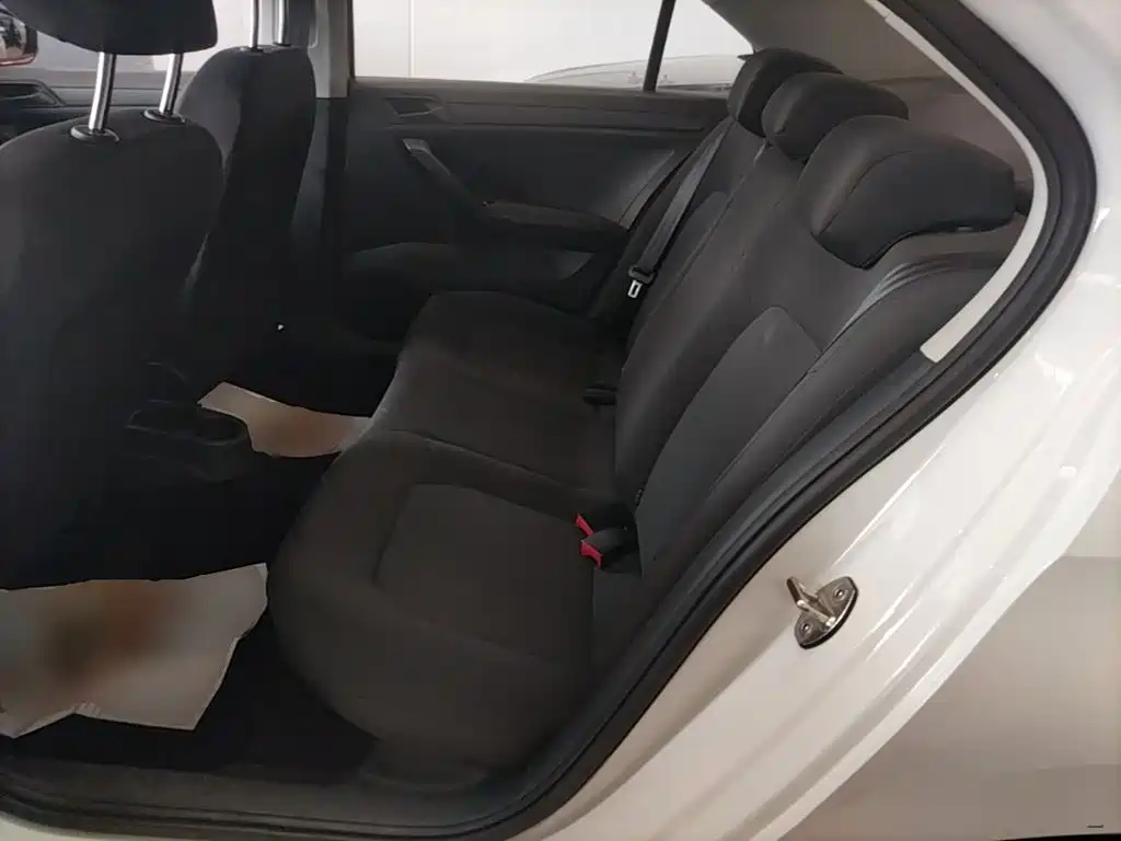 Volkswagen Jetta — миниатюра 17