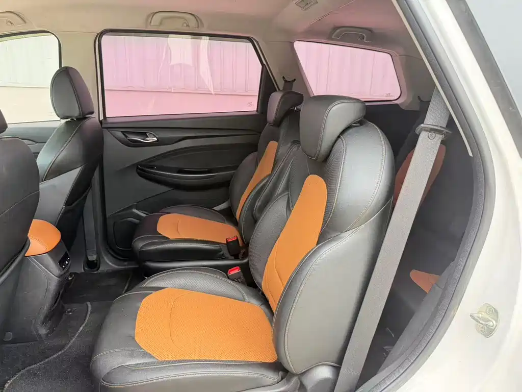 Wuling Hongguang S3 — миниатюра 5