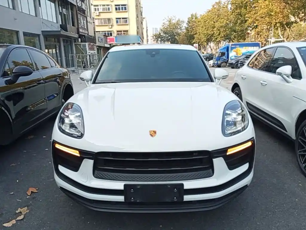 Porsche Macan — миниатюра 3