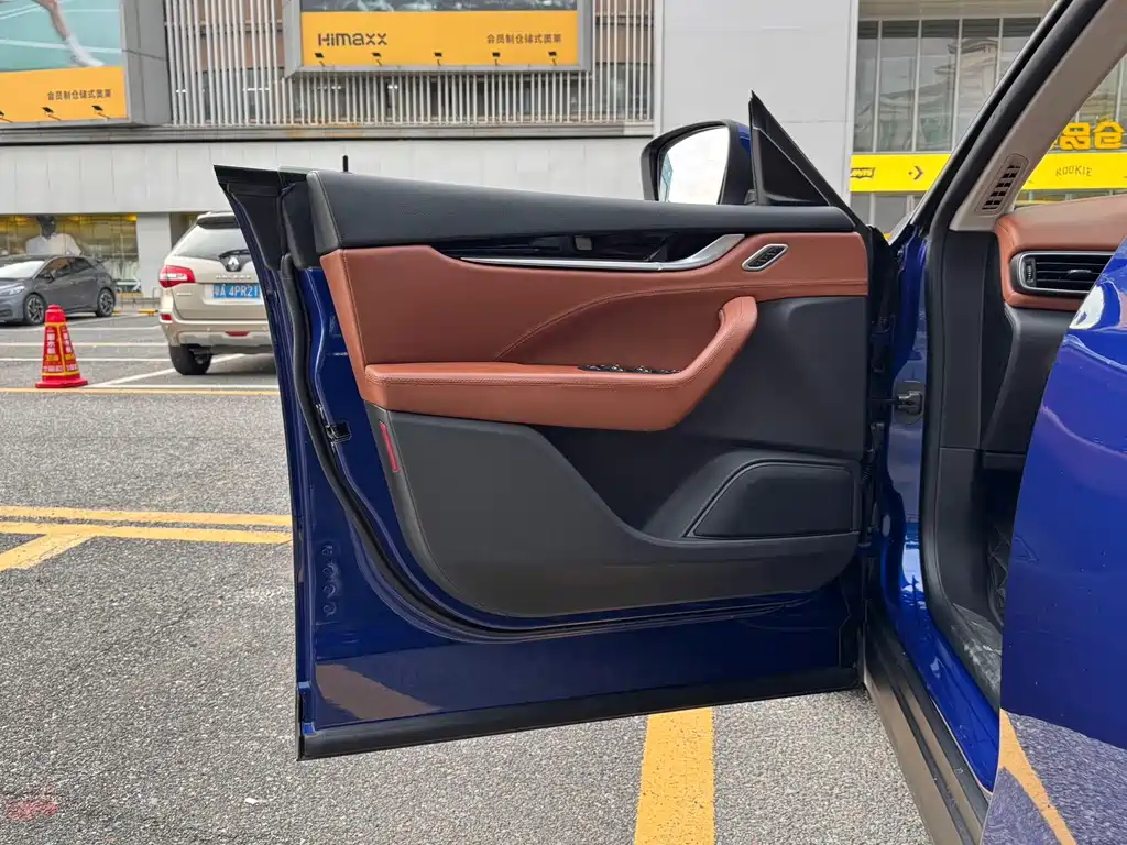 Maserati Levante — миниатюра 17