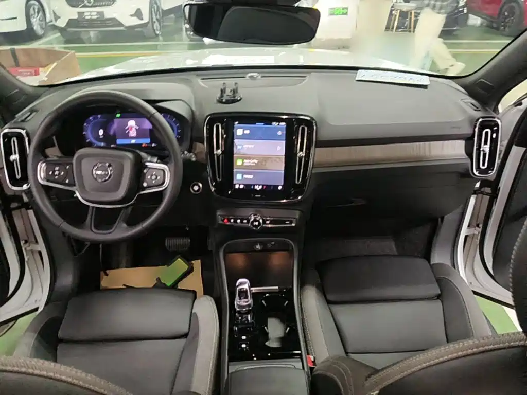 Volvo XC40 — миниатюра 10
