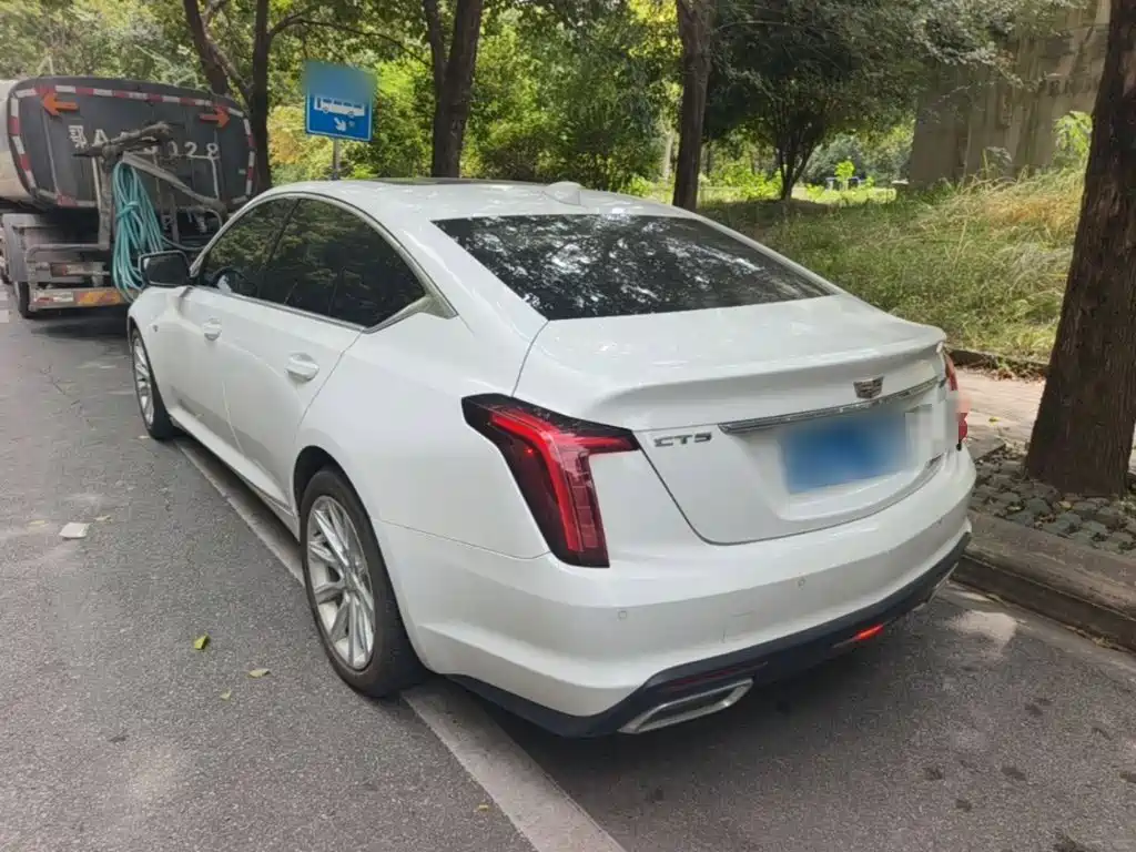 Cadillac CT5 — миниатюра 5