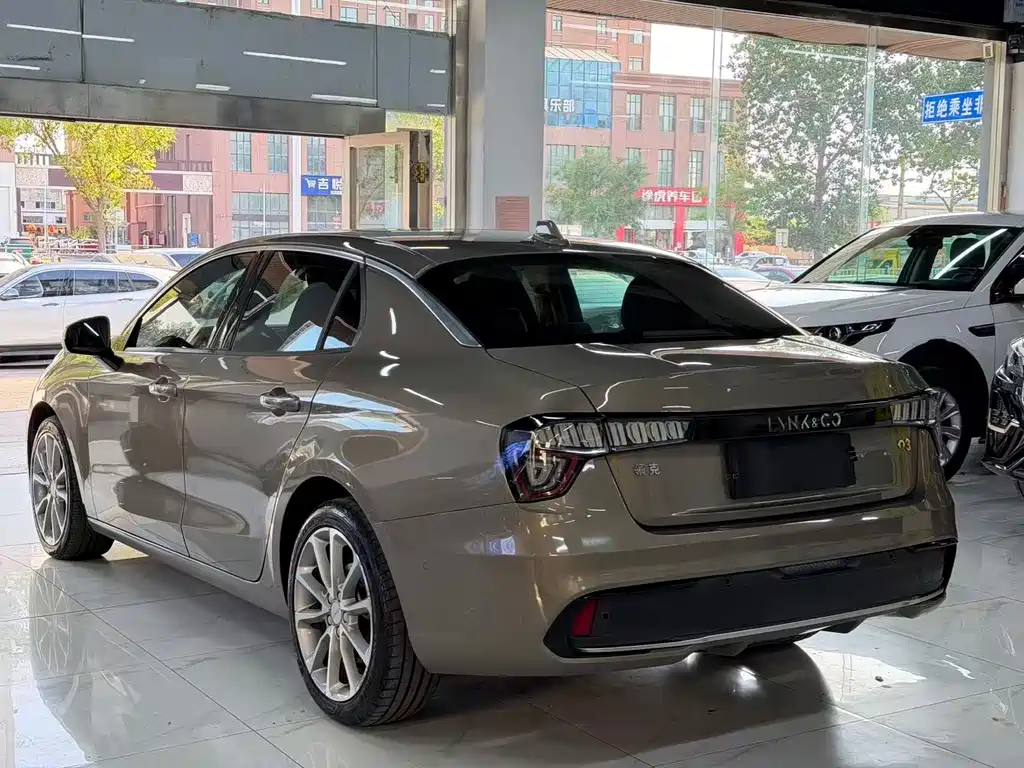 Lynk & Co 03 — миниатюра 6