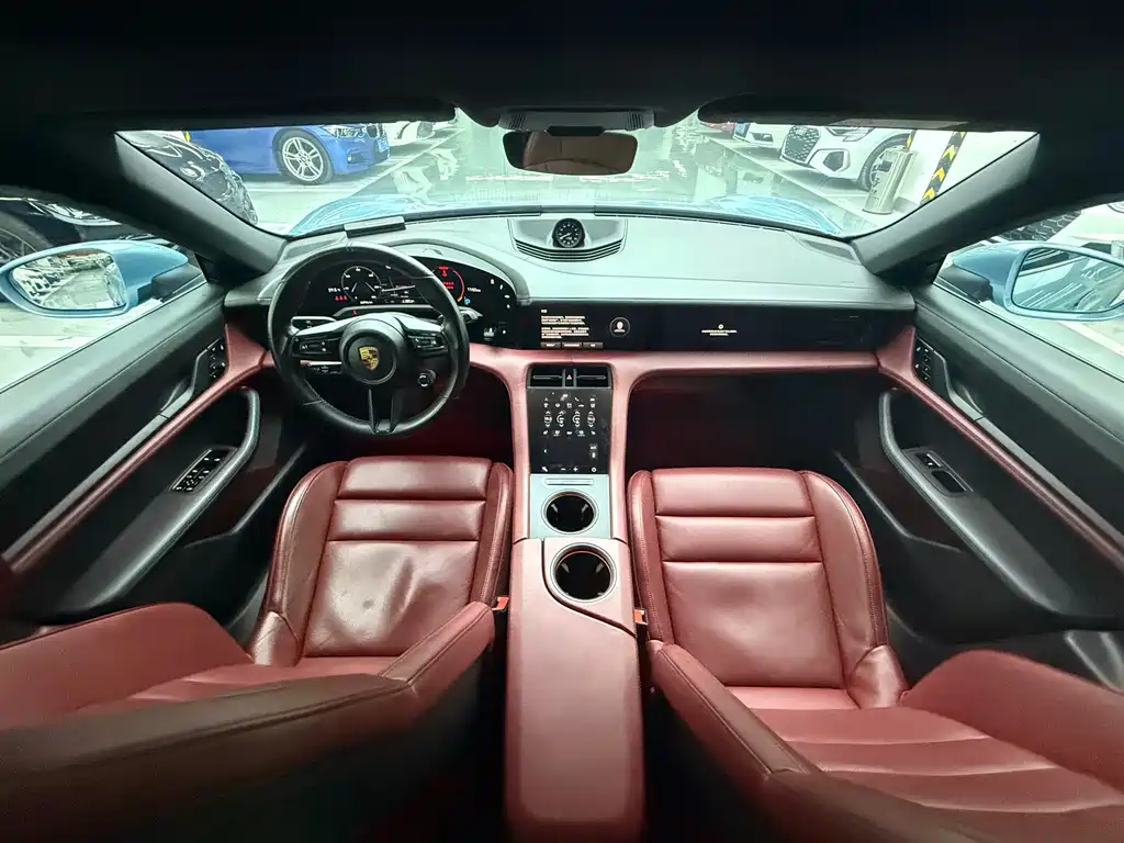 Porsche Taycan — миниатюра 9