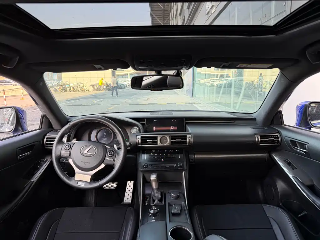 Lexus IS — миниатюра 12