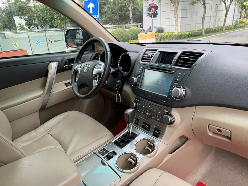 Toyota Highlander — миниатюра 19