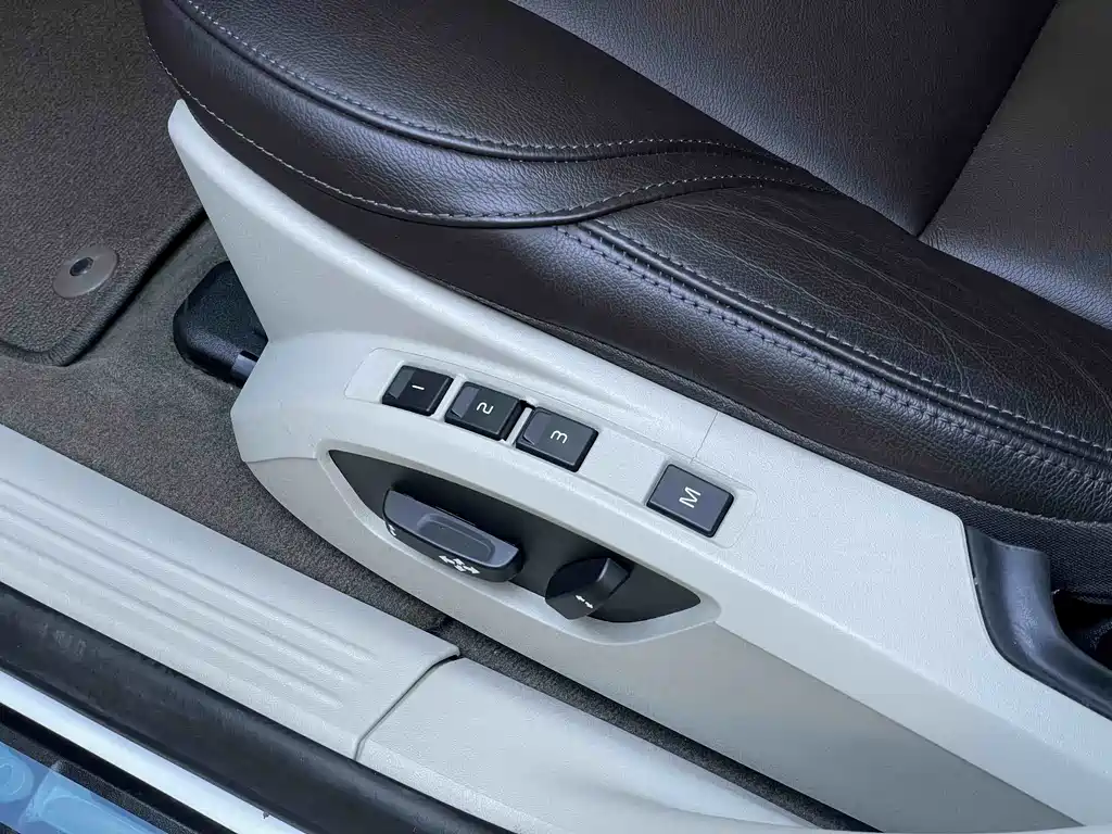 Volvo V40 — миниатюра 18