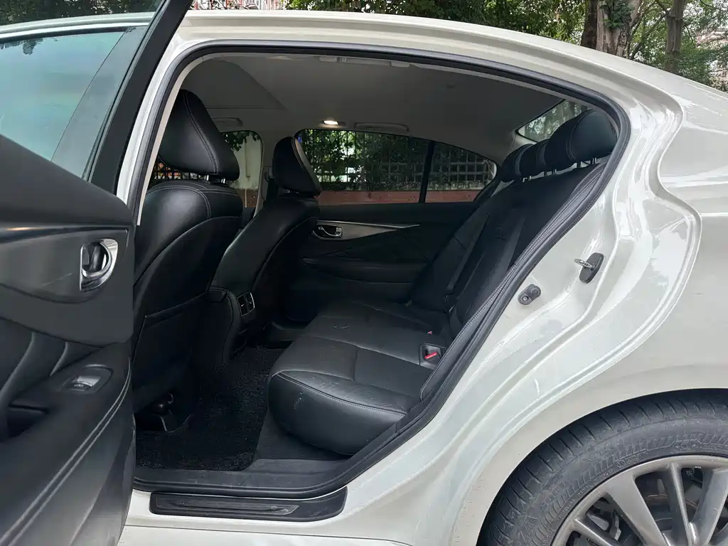 Infiniti Q50L — миниатюра 4