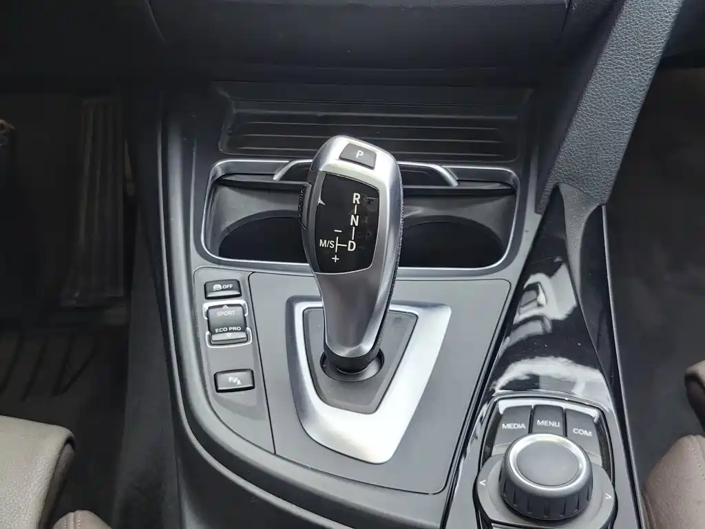 BMW 3 Series — миниатюра 13