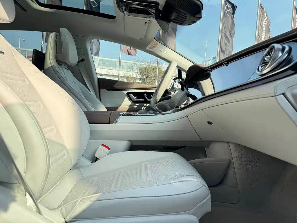 MERCEDES-BENZ EQS AMG