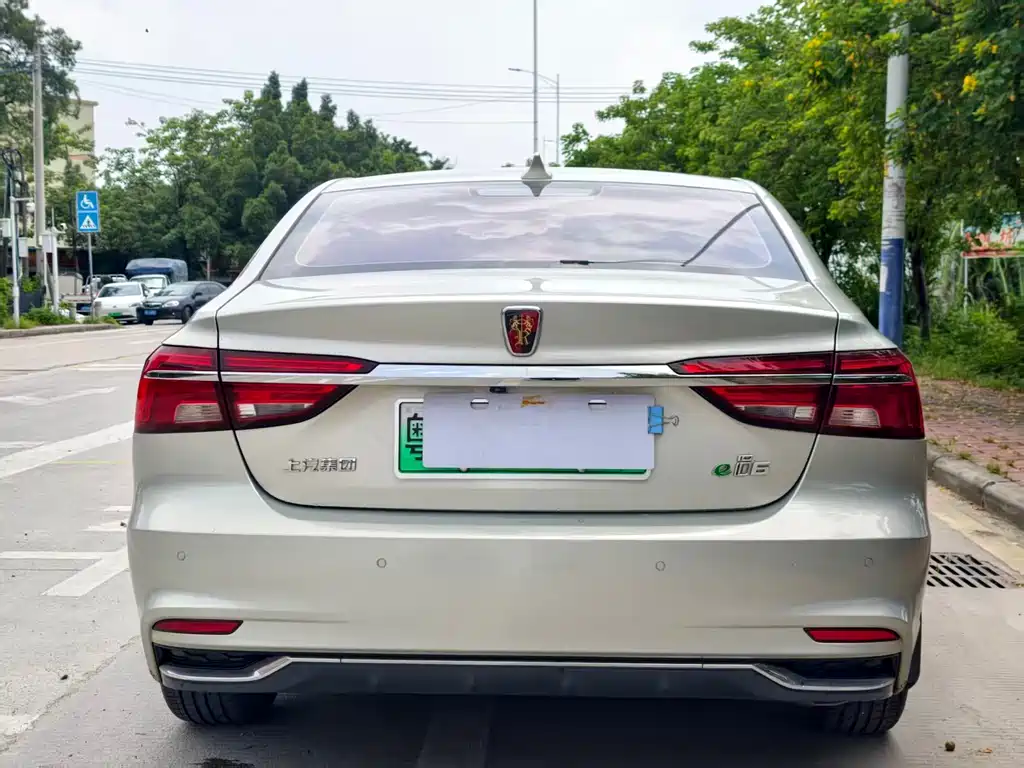 Roewe i6 New Energy - фото 4