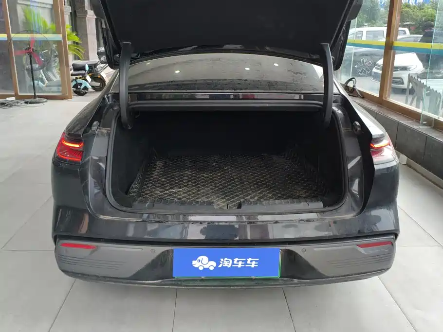 Geely Galaxy Galaxy 8 8 2025 130km EM-i Premium