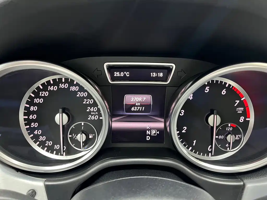 Mercedes-Benz M-Class — миниатюра 13
