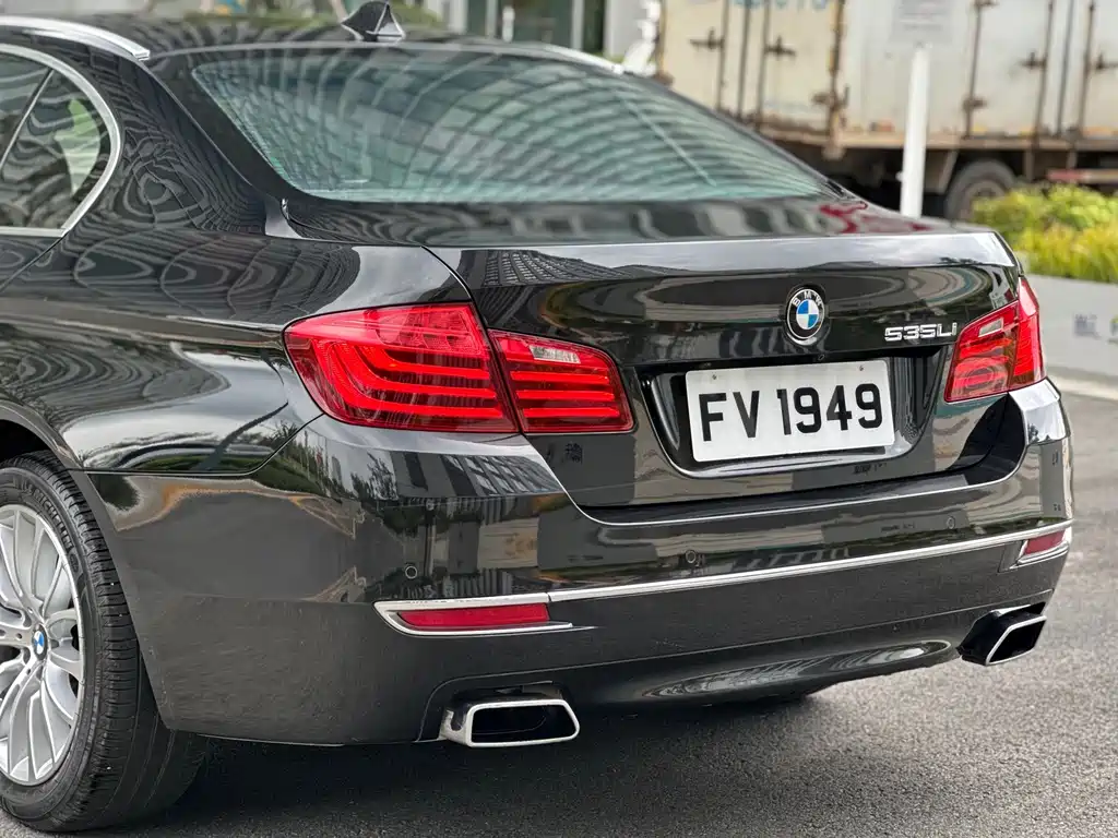 BMW 5 Series — миниатюра 33