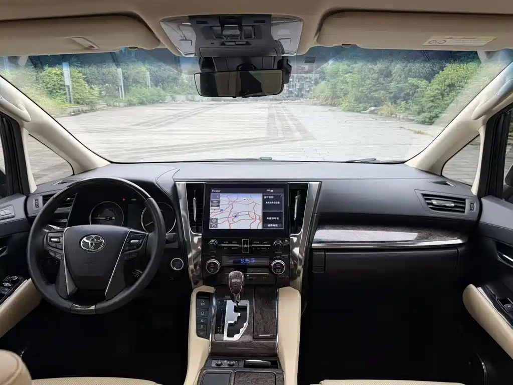 Toyota Vellfire — миниатюра 11