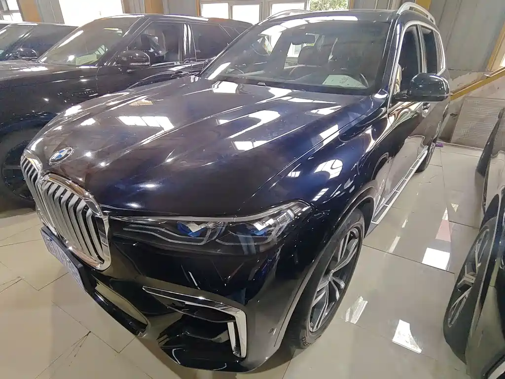 BMW X7 2021