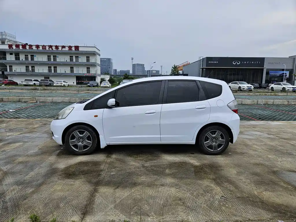 Honda Fit 2008 1.3L AT Comfort