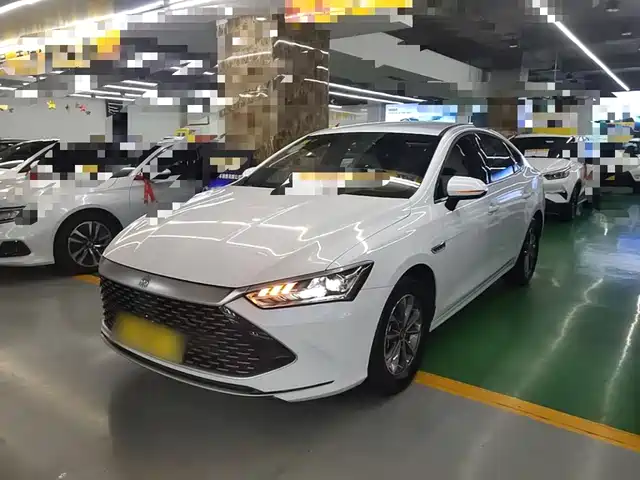 2025 BYD Qin